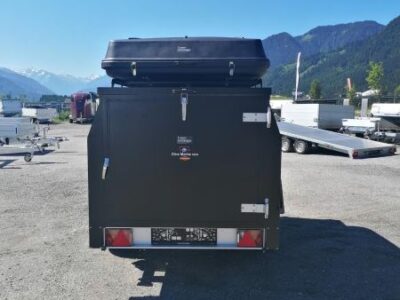 KT-EB 3 Offroad geschlossen von hinten Laner Anhänger