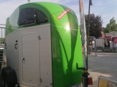 Humbaur Pferdeanhänger Xanthos Aero2400 Laner Anhänger