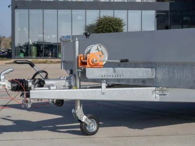 Eduard HL ab 806x220cm mit 3500kg Laner Anhänger