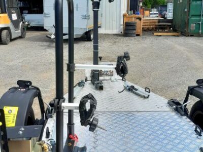 Neuwertiger Lorries MT-1 mit Dreiradbefestigungssystem Laner Anhänger