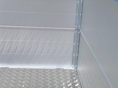 Aluminiumriffelblech bei Laner Anhänger